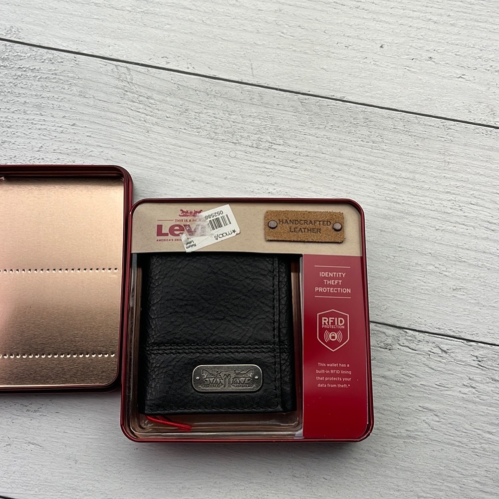 Levi’s RFID-Blocking Traveler Wallet